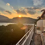 K V!sta Penthouse In Centre Town - Amazing View! 公寓
