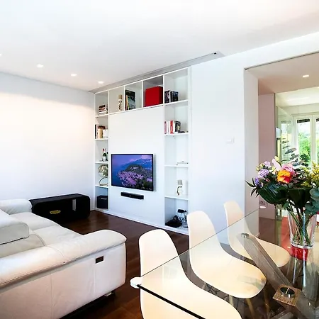 K V!sta Penthouse In Centre Town - Amazing View! Apartament Como